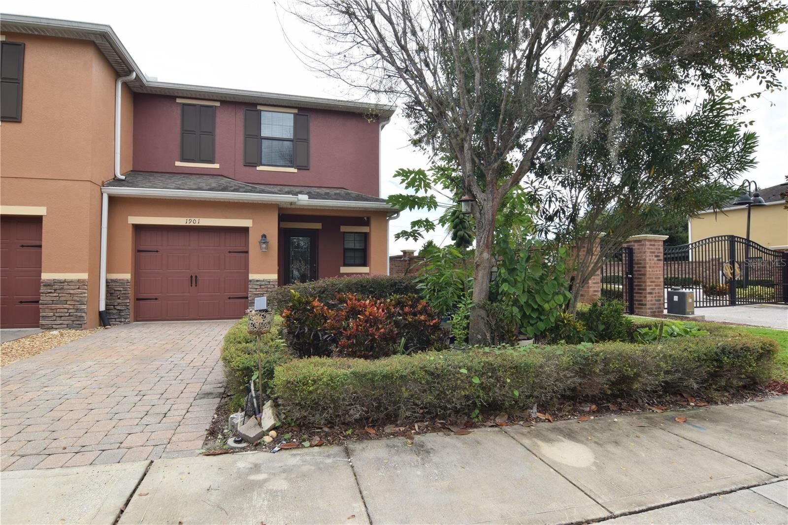 Property Photo: 1901 Glen Mist Cove FL 32750