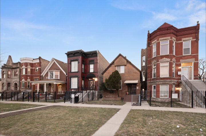 Property Photo:  5824 S Wabash Avenue  IL 60637 