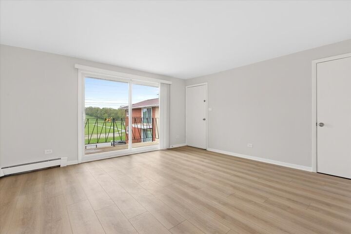 Property Photo:  14121 S Stewart Avenue 1F  IL 60827 