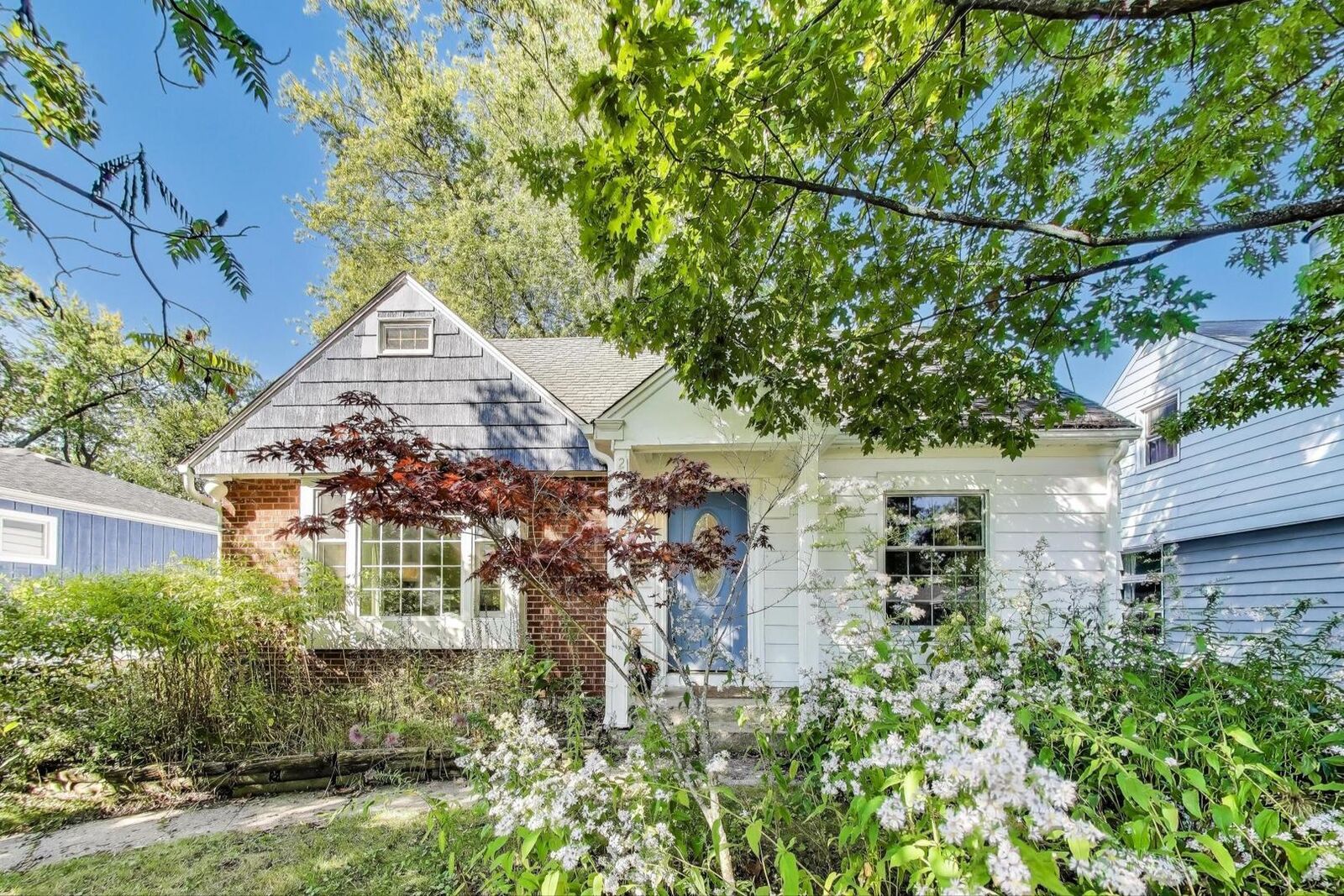 Property Photo:  230 Burton Street  IL 60030 