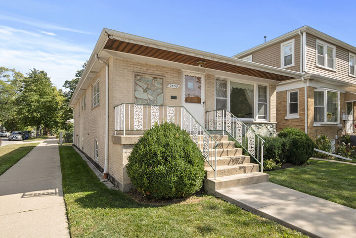Property Photo:  3459 N Narragansett Avenue  IL 60634 