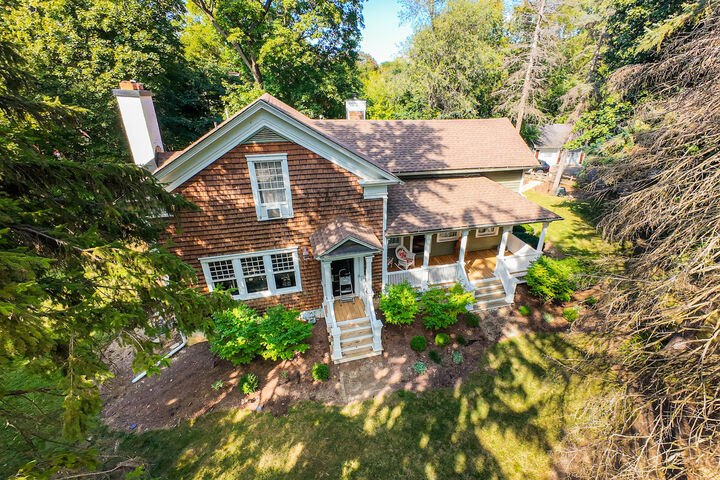 Property Photo:  1330 W Park Avenue  IL 60048 