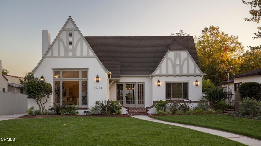 Property Photo:  2074 Las Lunas Street  CA 91107 