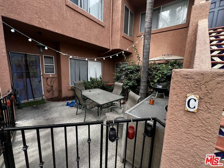 Property Photo: 1605 E 1st Street CA 90802