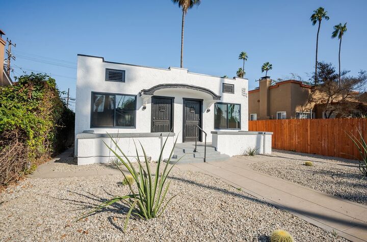 Property Photo:  5166 S Manhattan  CA 90062 