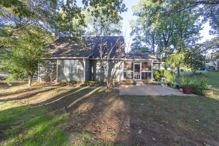 Property Photo:  94 Candlewick Dr  TN 38305 
