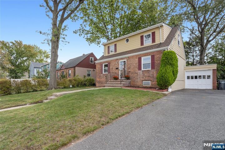 130 New Jersey Avenue  Bergenfield NJ 07621 photo