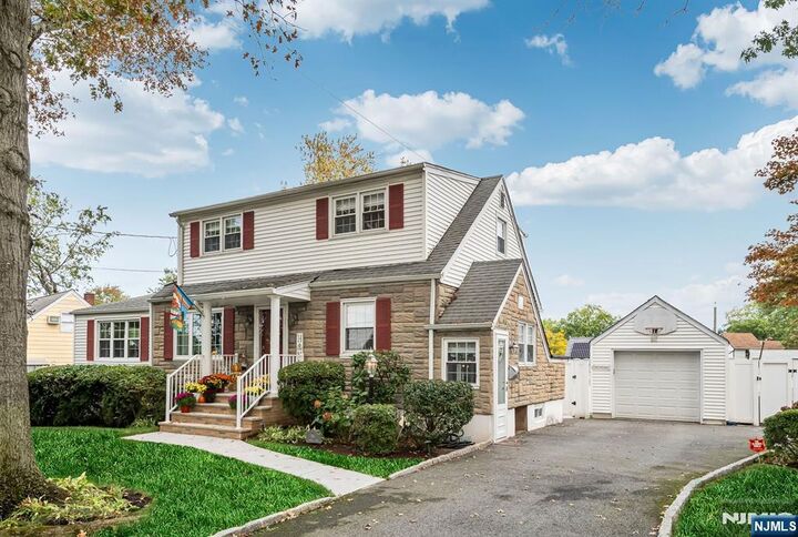 Property Photo:  195 Cumming Avenue  NJ 07607 