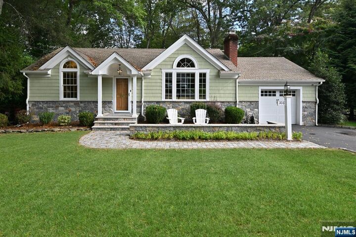 306 Sunset Boulevard  Wyckoff NJ 07481 photo