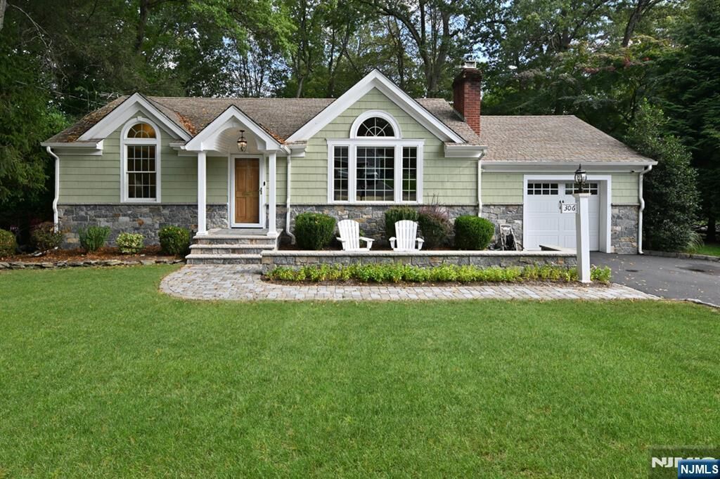 Property Photo:  306 Sunset Boulevard  NJ 07481 