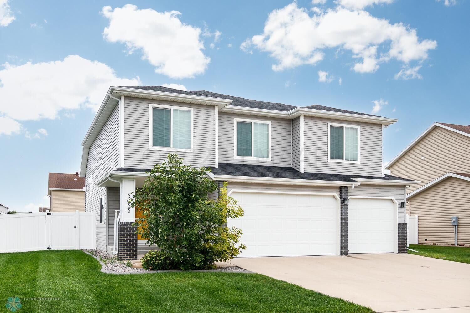 Property Photo: 3033 1 Street E ND 58078