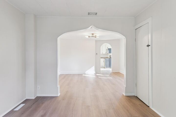 Property Photo:  1001 James Avenue  MN 55102