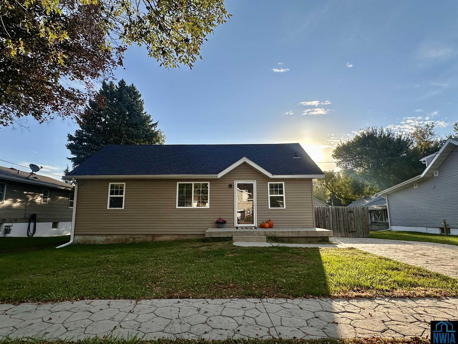Property Photo: 218 S Davidson Street IA 51103