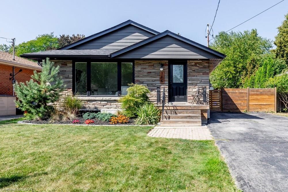 Property Photo:  166 West 33rd Street 1  ON L9C 5J2 