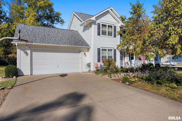 Property Photo:  1529 N Logan Street  IL 61523 