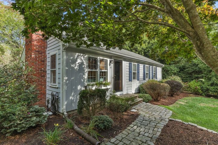 22 Acorn Dr  Falmouth MA 02540 photo