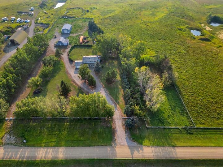 233081 Glenmore View Road — photo 1
