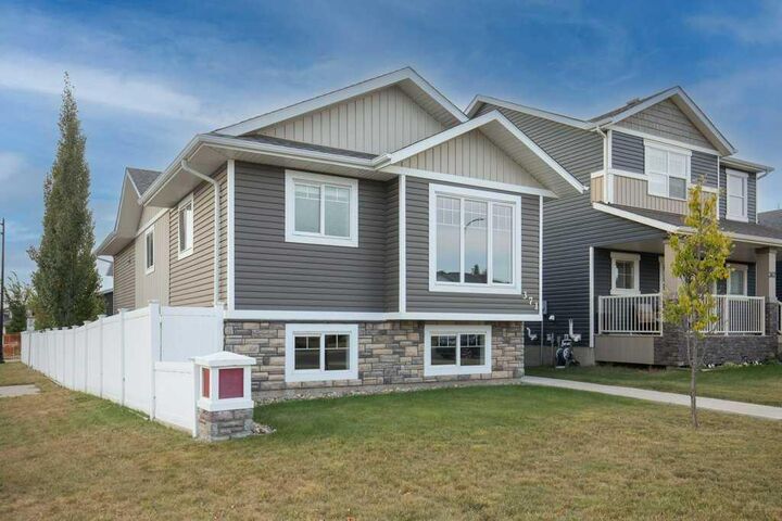 371 Lancaster Drive  Red Deer AB T4R 0R1 photo