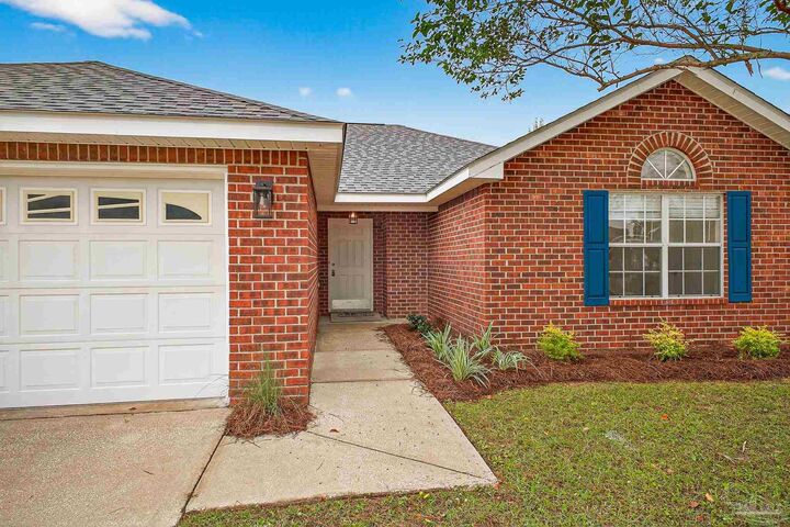Property Photo:  2323 Tall Oak Dr  FL 32533 