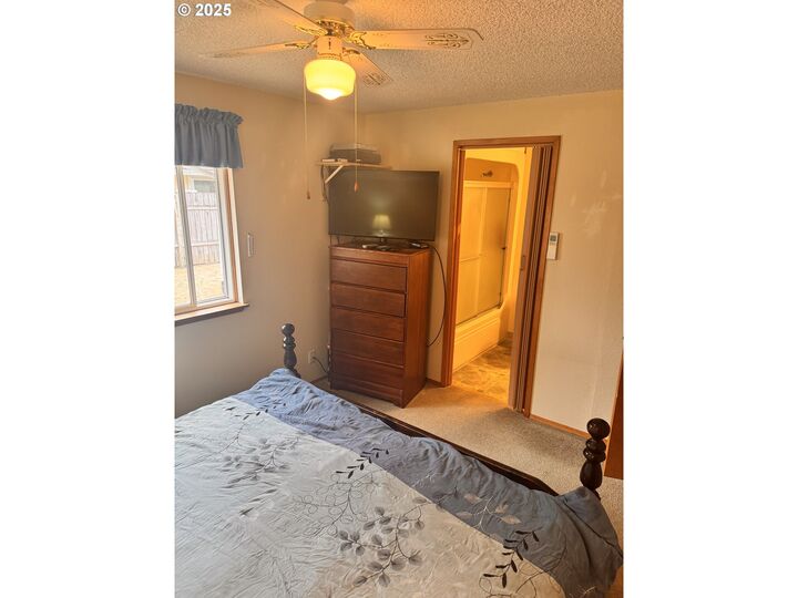 Property Photo:  560 Maple St  OR 97325 