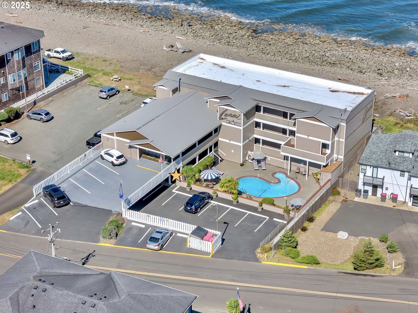 Property Photo:  3140 Sunset Blvd 20  OR 97138 