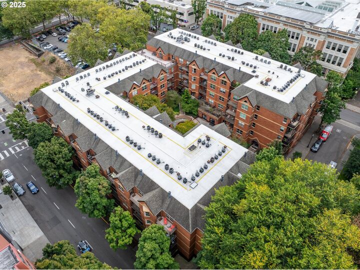 Property Photo:  1500 SW Park Ave 523  OR 97201 