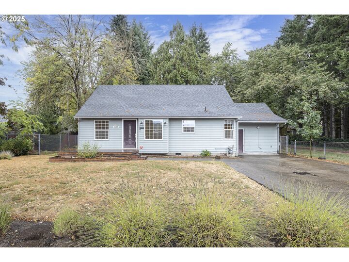 Property Photo: 1535 Maple St OR 97116