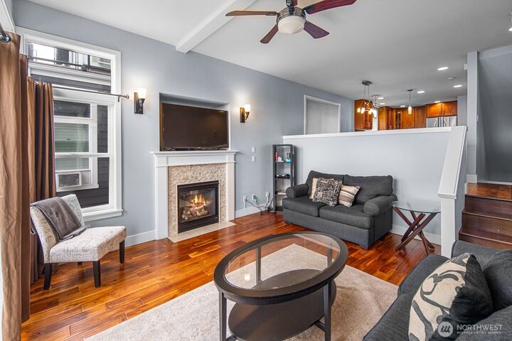 Property Photo:  215 A  26th Avenue E  WA 98112 