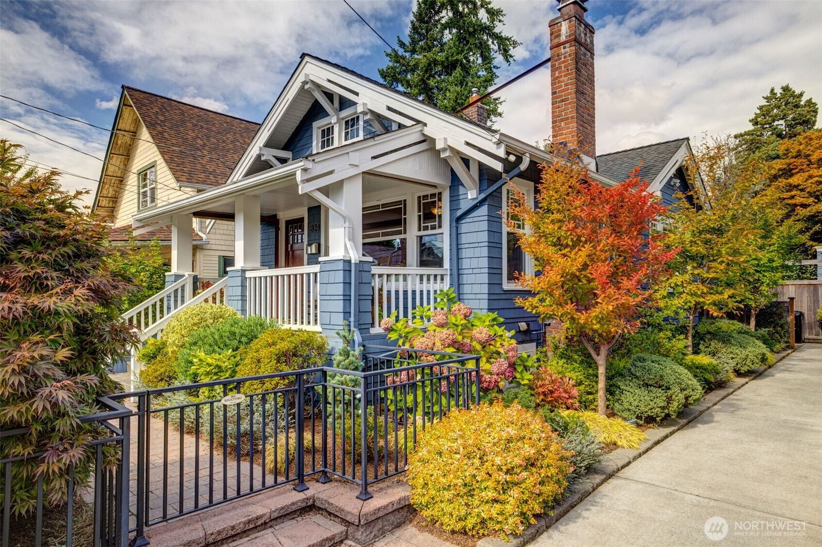 Property Photo:  1834 N 54th Street  WA 98103 