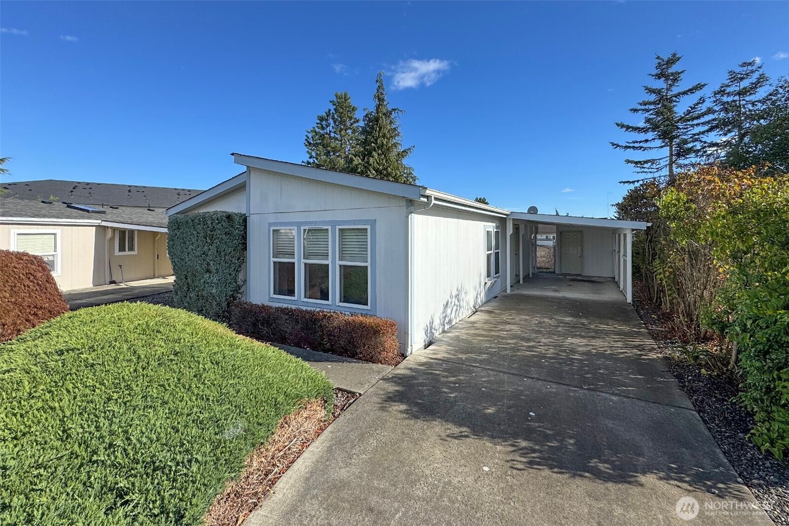Property Photo:  642 N 7th Avenue  WA 98382 