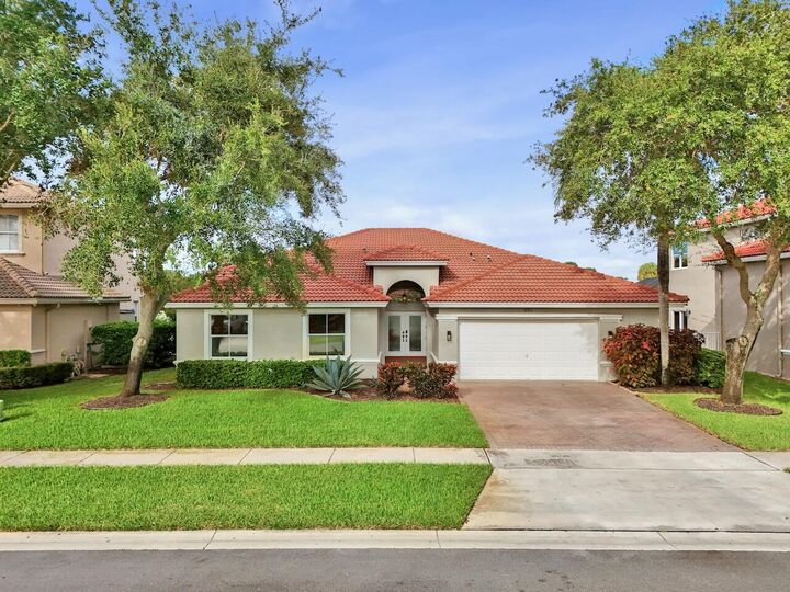 Property Photo:  6311 Shadow Tree Lane  FL 33463 