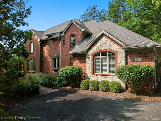 Property Photo: 5010 Forest Valley Drive MI 48348