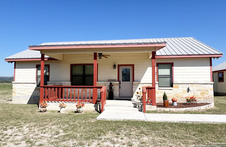 Property Photo: 867 River Tree TX 78873