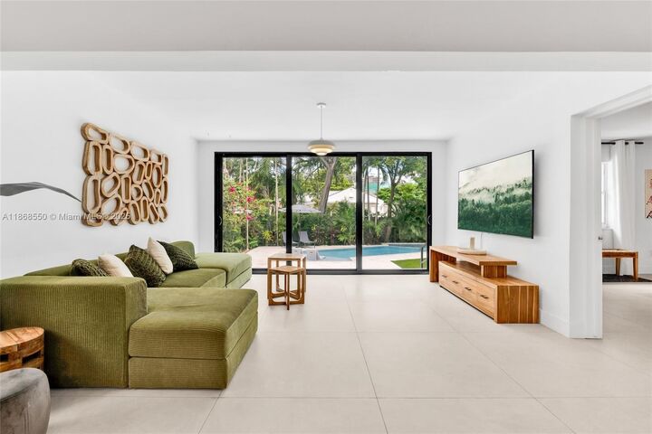 Property Photo:  141 SW 23rd Rd  FL 33129 