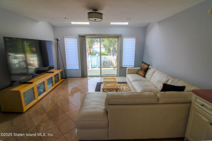 Property Photo: 158 Camden Avenue NY 10309