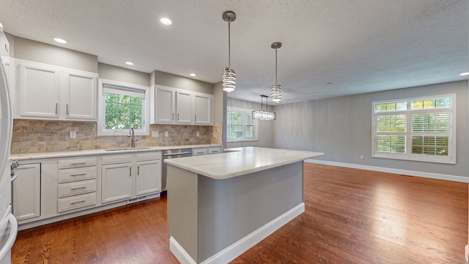 Property Photo: 29 Joanne Drive 29 CT 06108