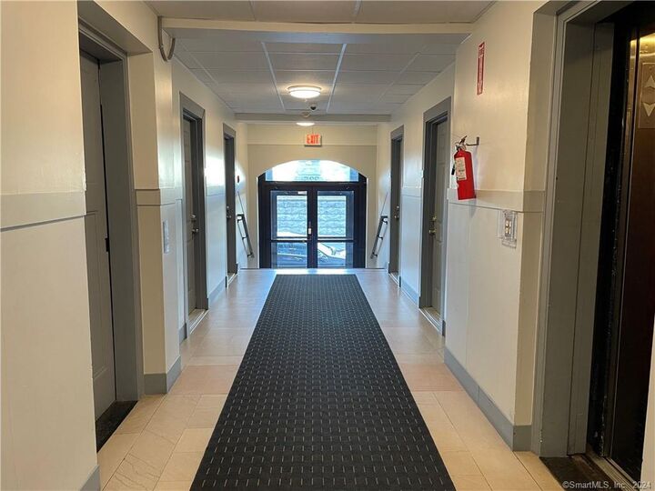 Property Photo:  225 Golden Hill Street 1B  CT 06604 