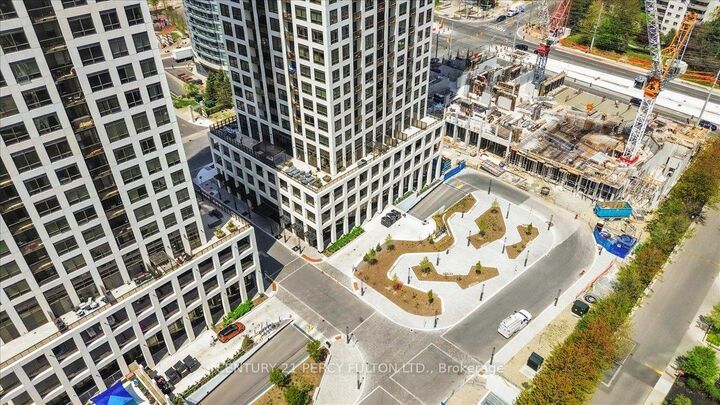 Property Photo:  30 Elm Drive W 2509  ON L5B 0N6