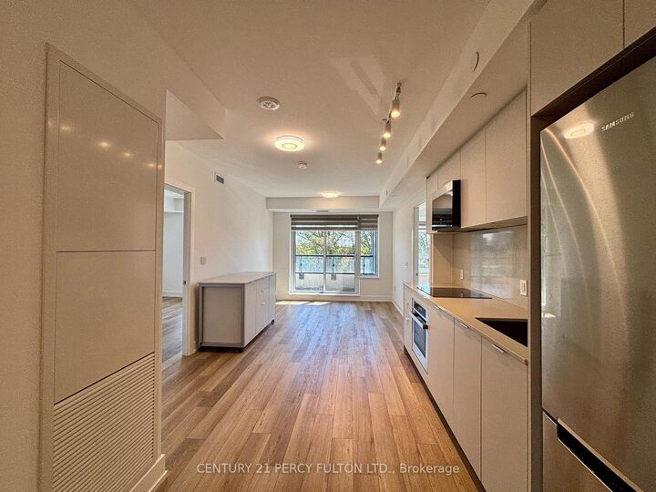 Photo de la propriété:  8 Cedarland Drive 611  ON L6G 0H4