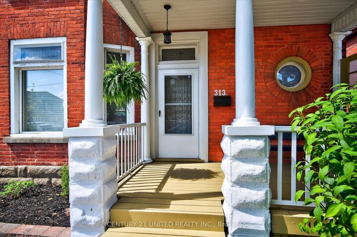 Property Photo:  313 Park Street N  ON K9J 3W6 