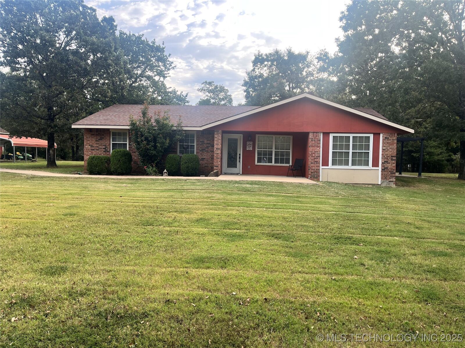 Property Photo: 8239 W 800 Road OK 74434