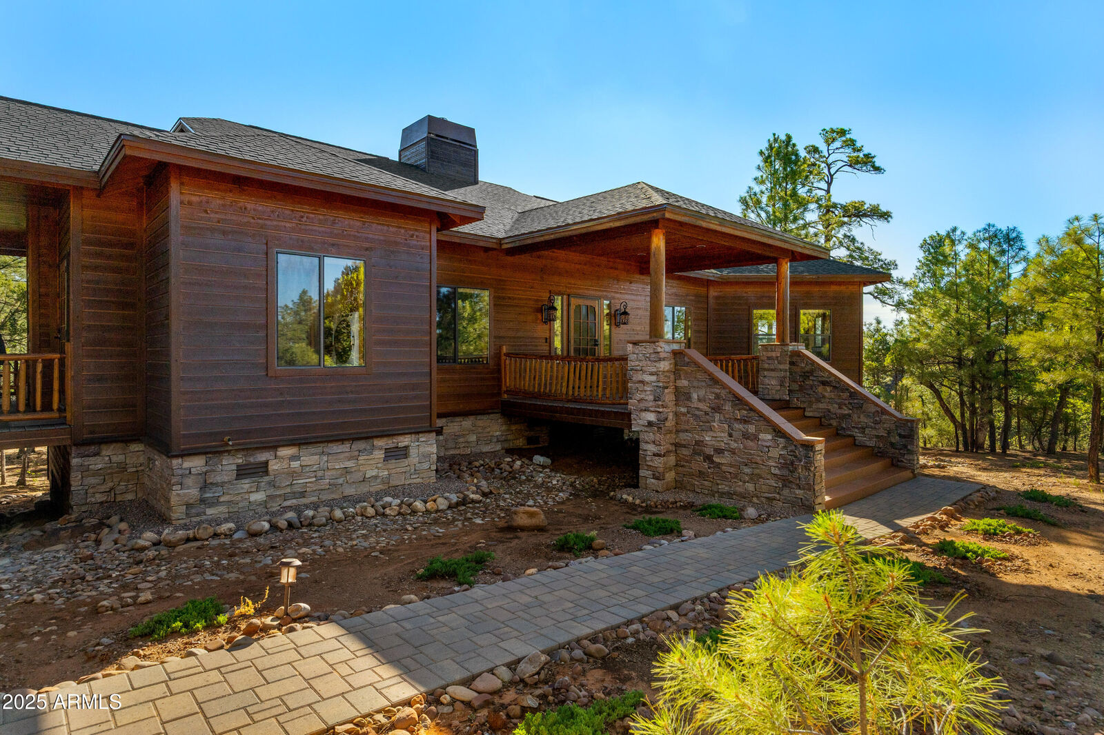 Property Photo: 1600 S Vine Maple Lane AZ 85901