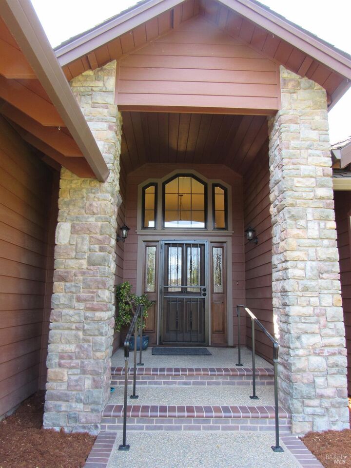 Property Photo:  1005 Ray Court  CA 95476 