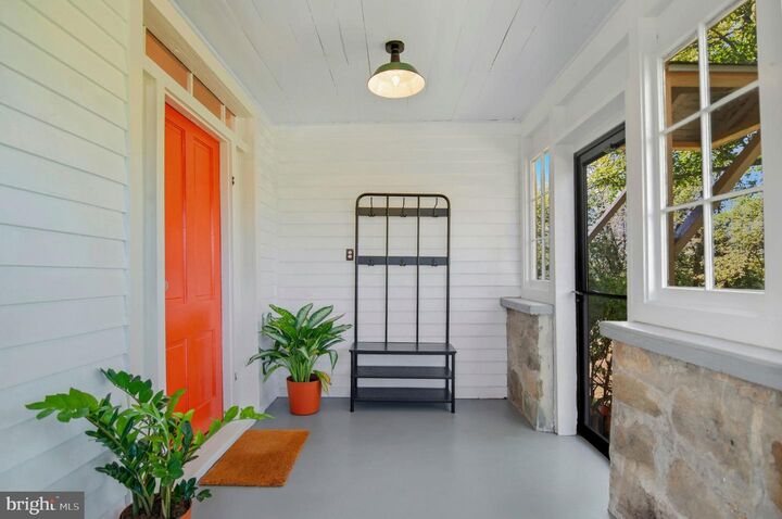 Property Photo: 9781 Conde Road VA 20115