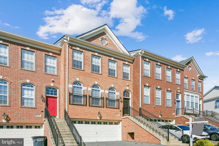 Property Photo: 16368 Gangplank Lane VA 22191