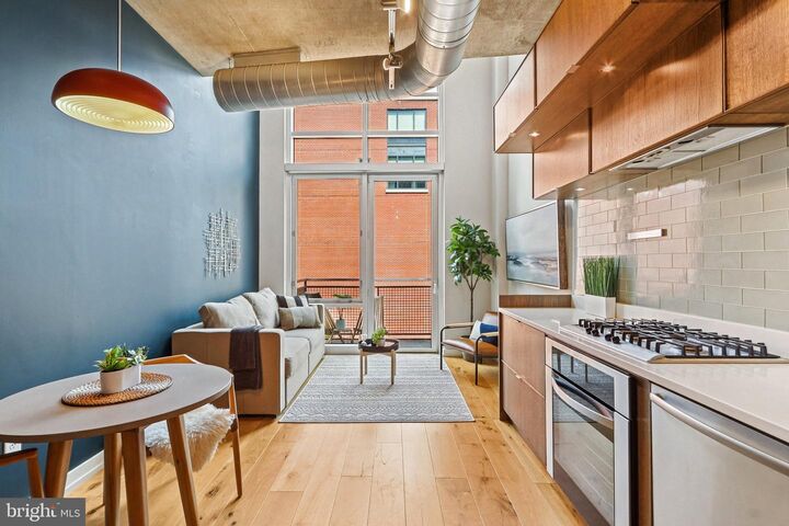 Property Photo:  1515 15th Street NW 406  DC 20005 