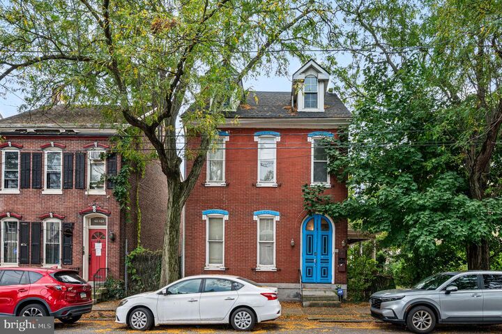 Property Photo:  422 King Street  PA 19464 