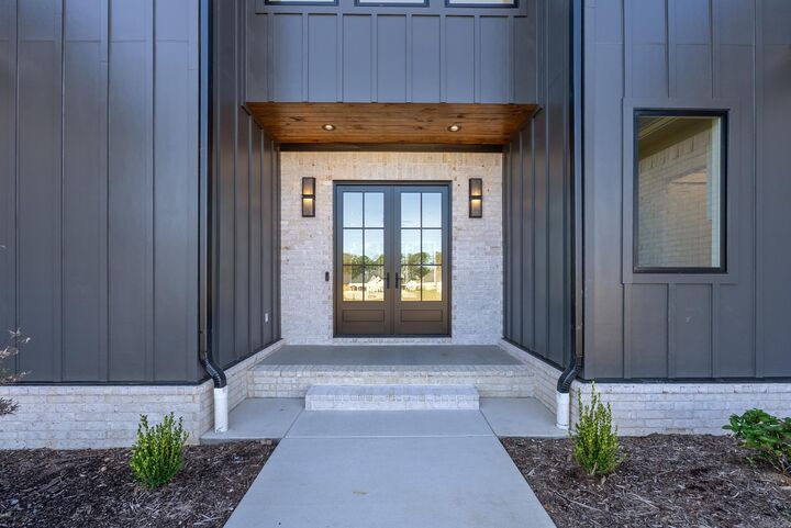 Property Photo: 1635 Southwinds Drive AR 72034