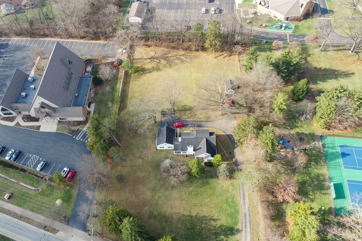 Property Photo:  