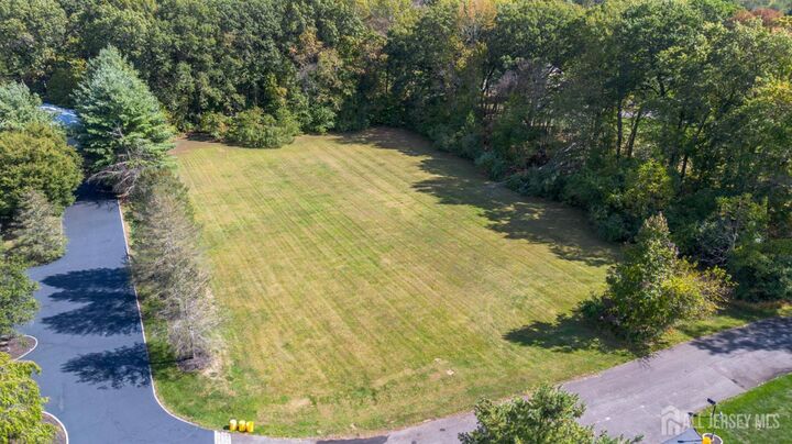 Property Photo:  7 Gulicks Lane  NJ 08810 